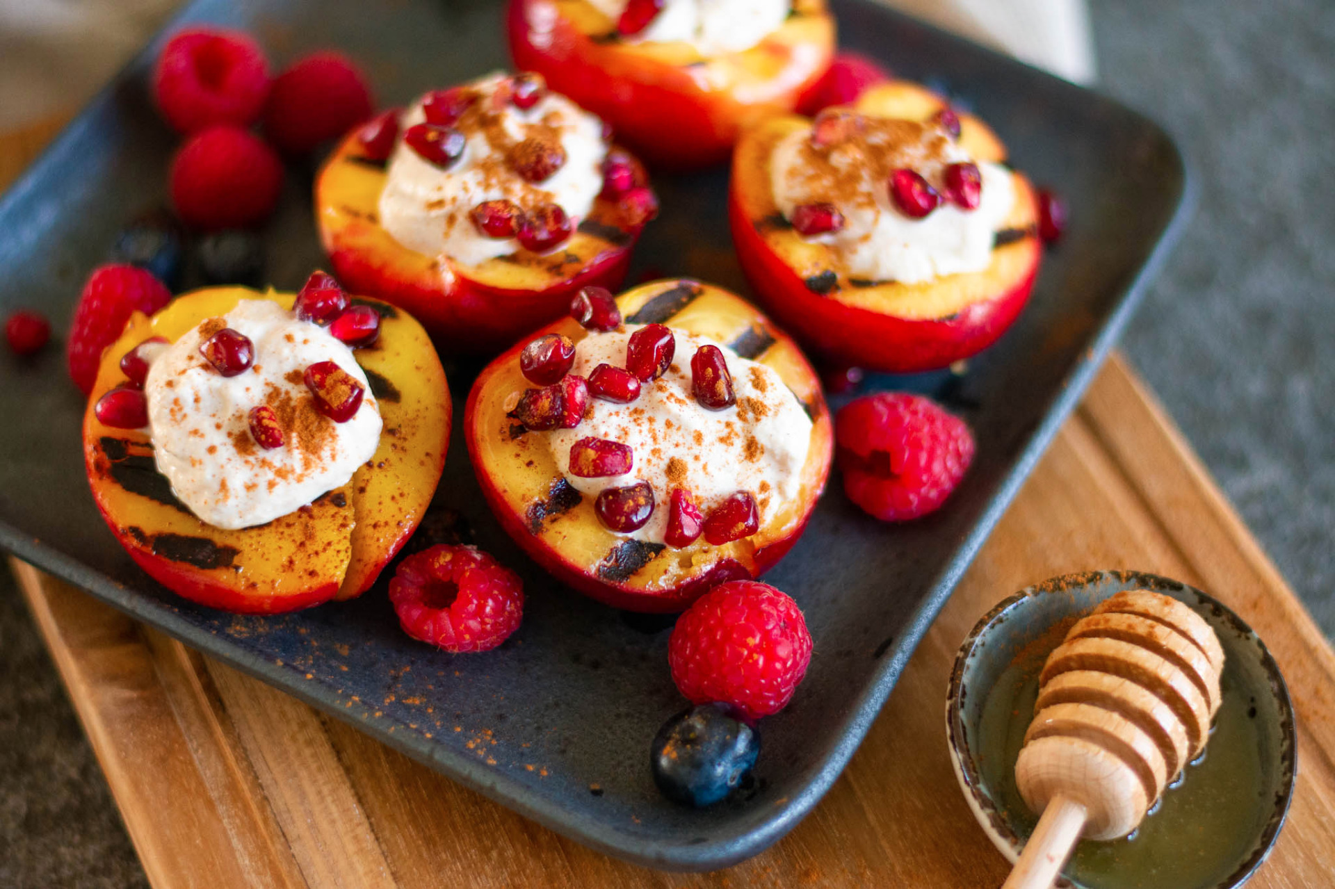 Gegrilde nectarine & ricotta