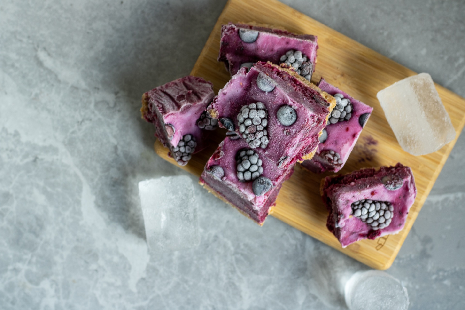 Frozen yoghurt bars