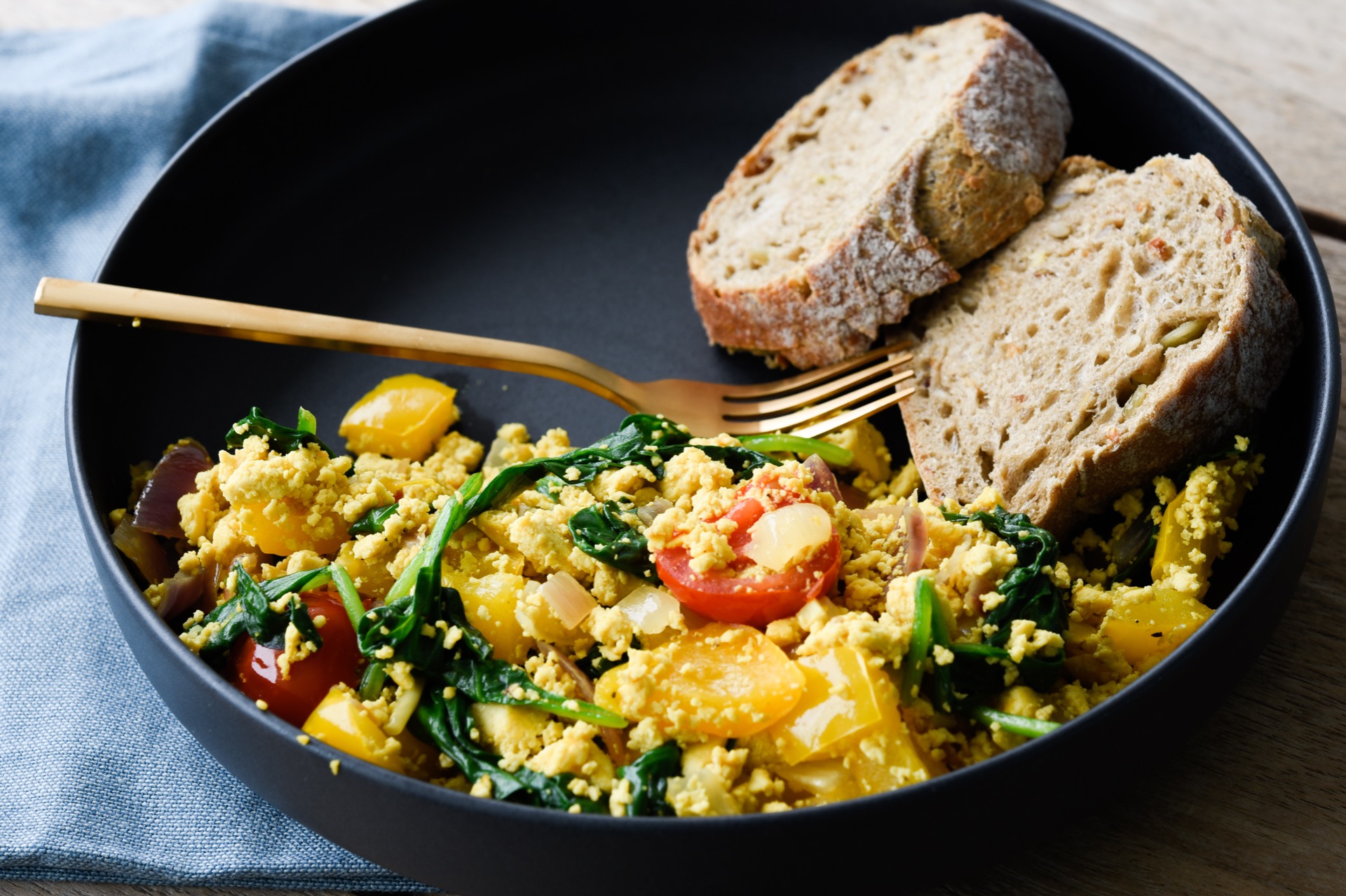 Vegan scrambled tofu